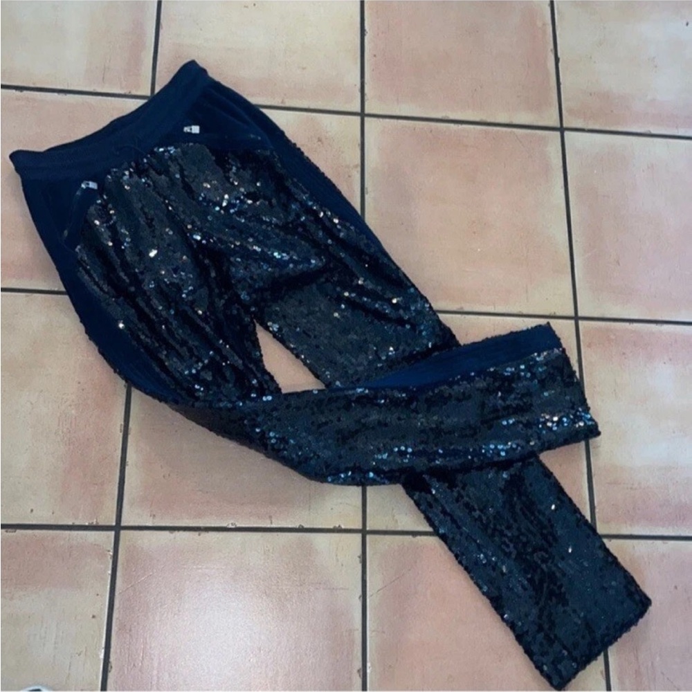 Chanel navy arguing terry colth pants size 38